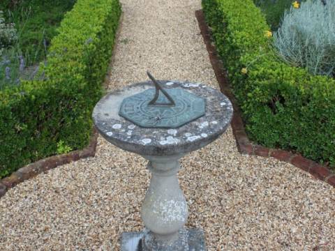 Iqon Gardening Services4
